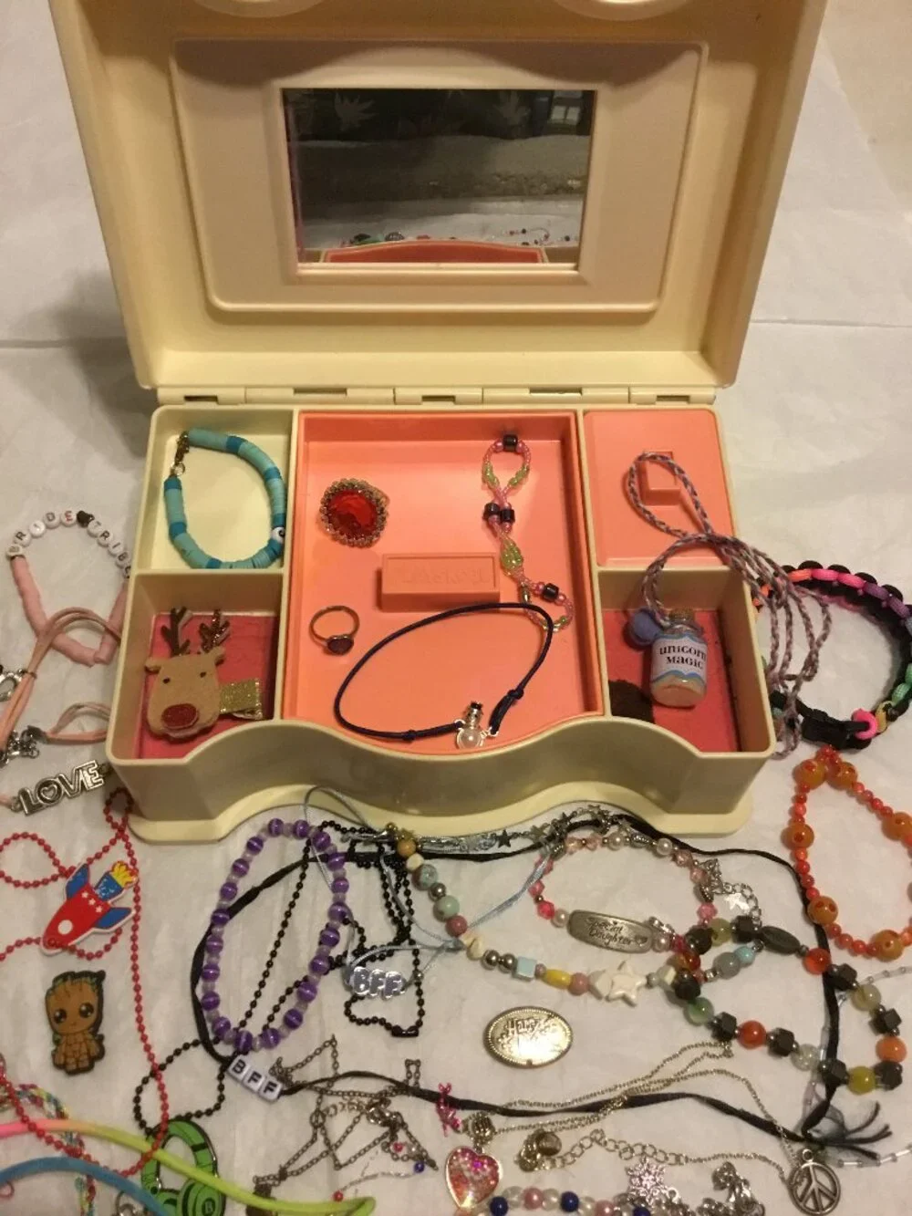 Vintage 1989 Playskool little girl's plastic jewelry box full of lots of jewelry